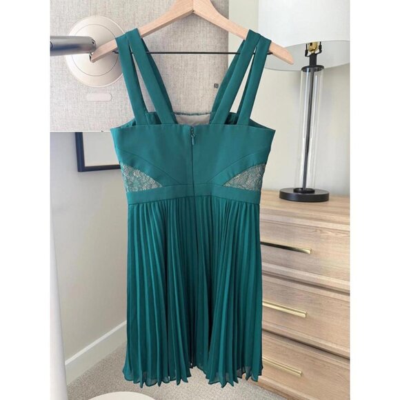 BCBGMAXAZRIA Tenzin Lace‐Inset Pleated CockTail Formal Mini Dress - Picture 3 of 5